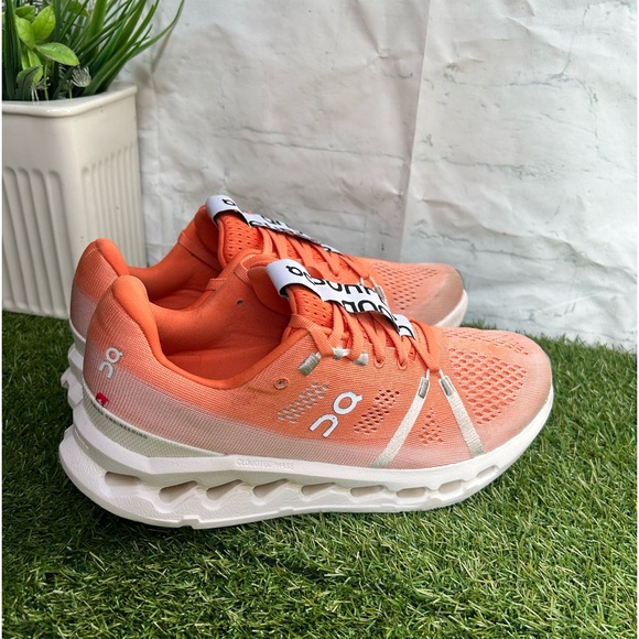 On Cloudsurfer MEN SHOES Flame | White
SIZE Men 7.5 women 9 new /unisex? main image 6